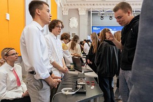 «Призрачный свет», модернизация родной школы, анализатор испорченности пищи – и не только: Политех ВятГУ завершил очередной проектный сезон