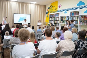 Борис Веснин принял участие в открытии первой модельной детской библиотеки Белохолуницкого района