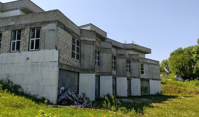 У недостроя в овраге Засора сменился собственник