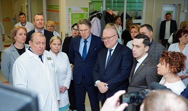 Министр здравоохранения России Михаил Мурашко посетил лечебные учреждения Кировской области