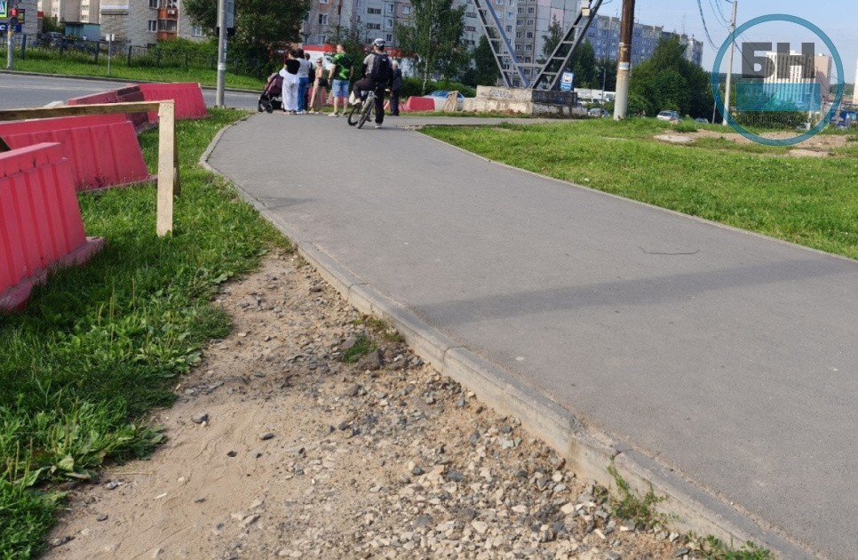 В Кирове до конца лета на части улицы Московской ограничат движение транспорта В Кирове до конца лета на части улицы Московской ограничат движение транспорта