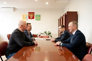 Депутаты Веснин и Потапенко обсудили поддержку образования в Мурашах 